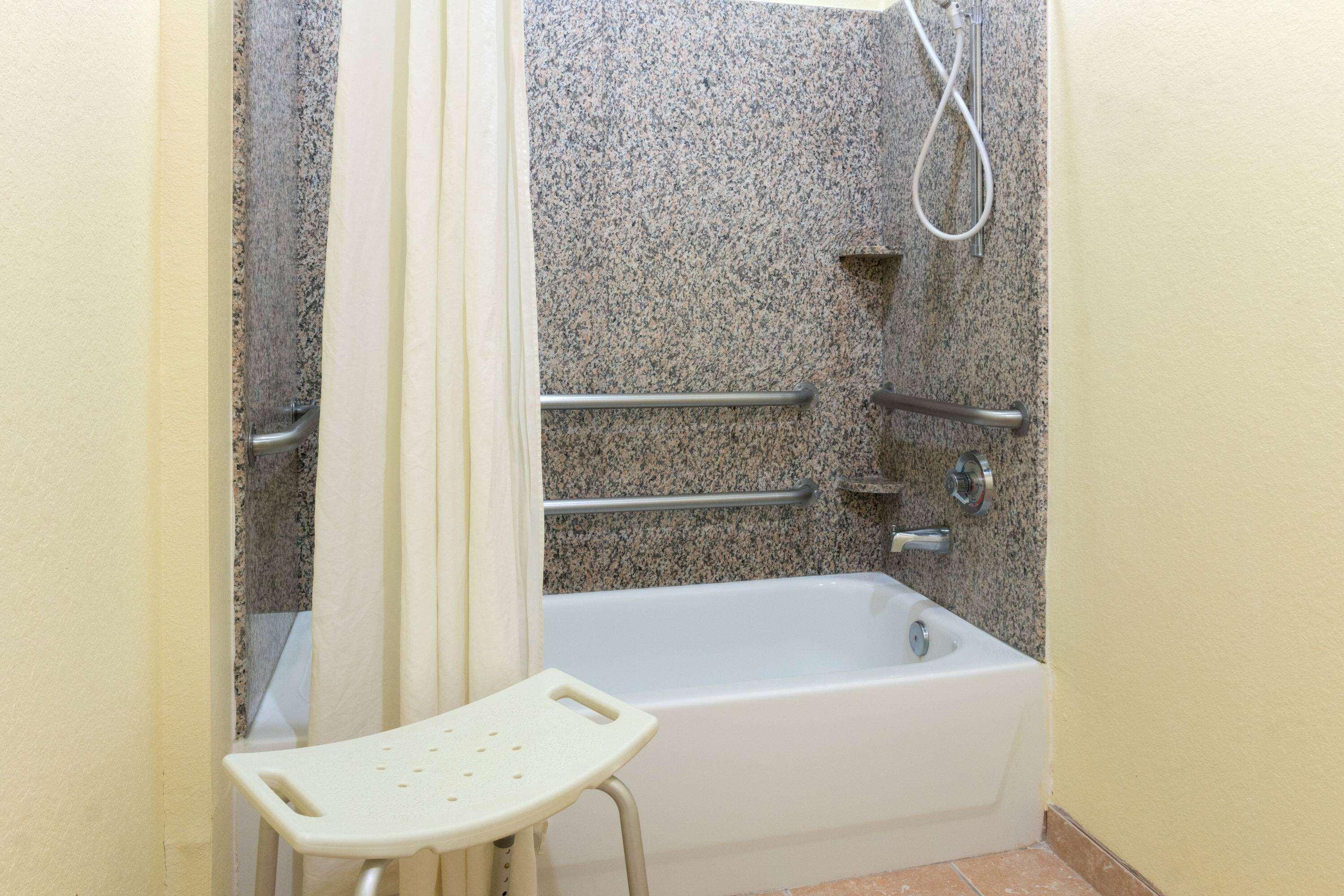 Super 8 By Wyndham Stafford Sugarland Area Hotel Ngoại thất bức ảnh