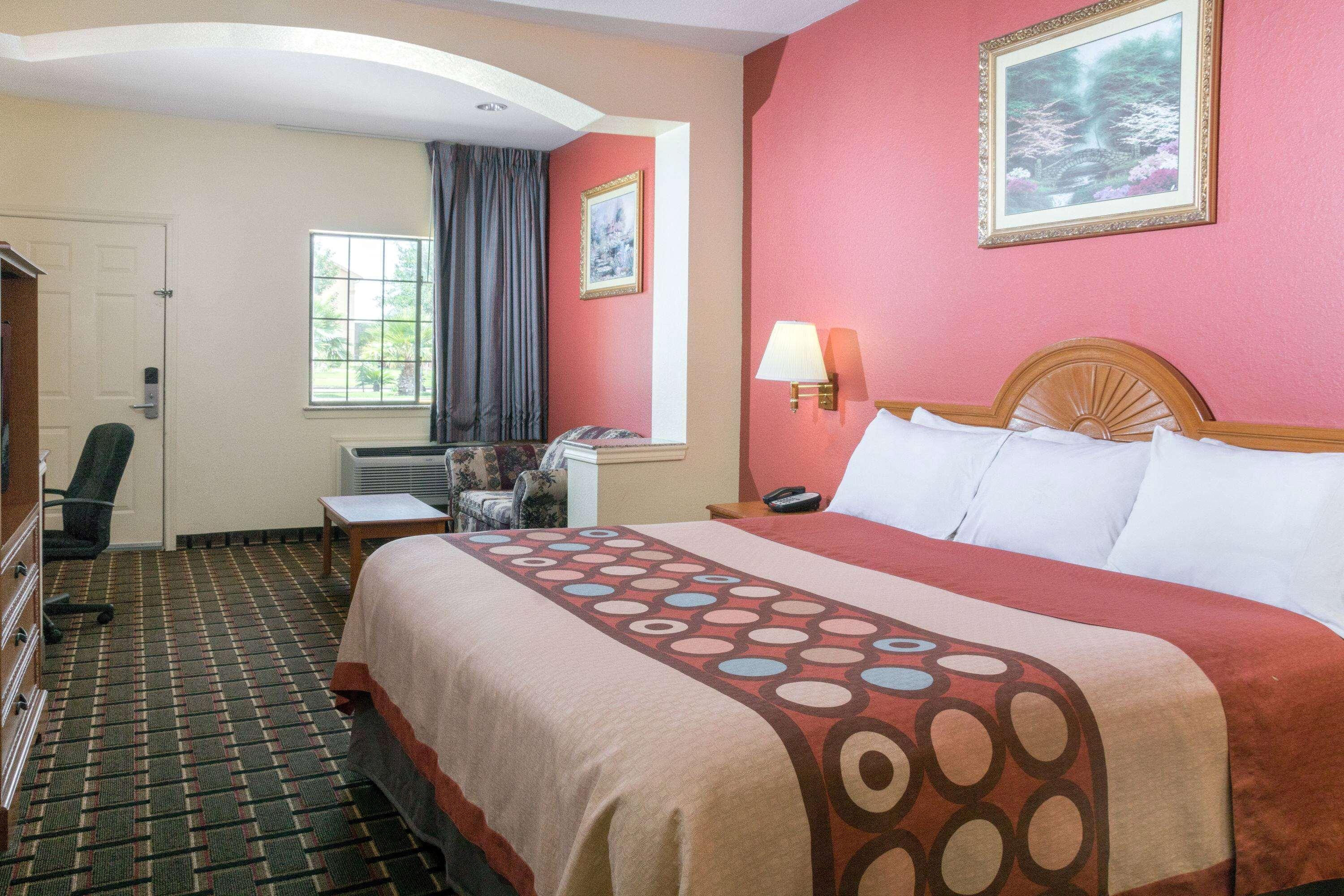 Super 8 By Wyndham Stafford Sugarland Area Hotel Ngoại thất bức ảnh